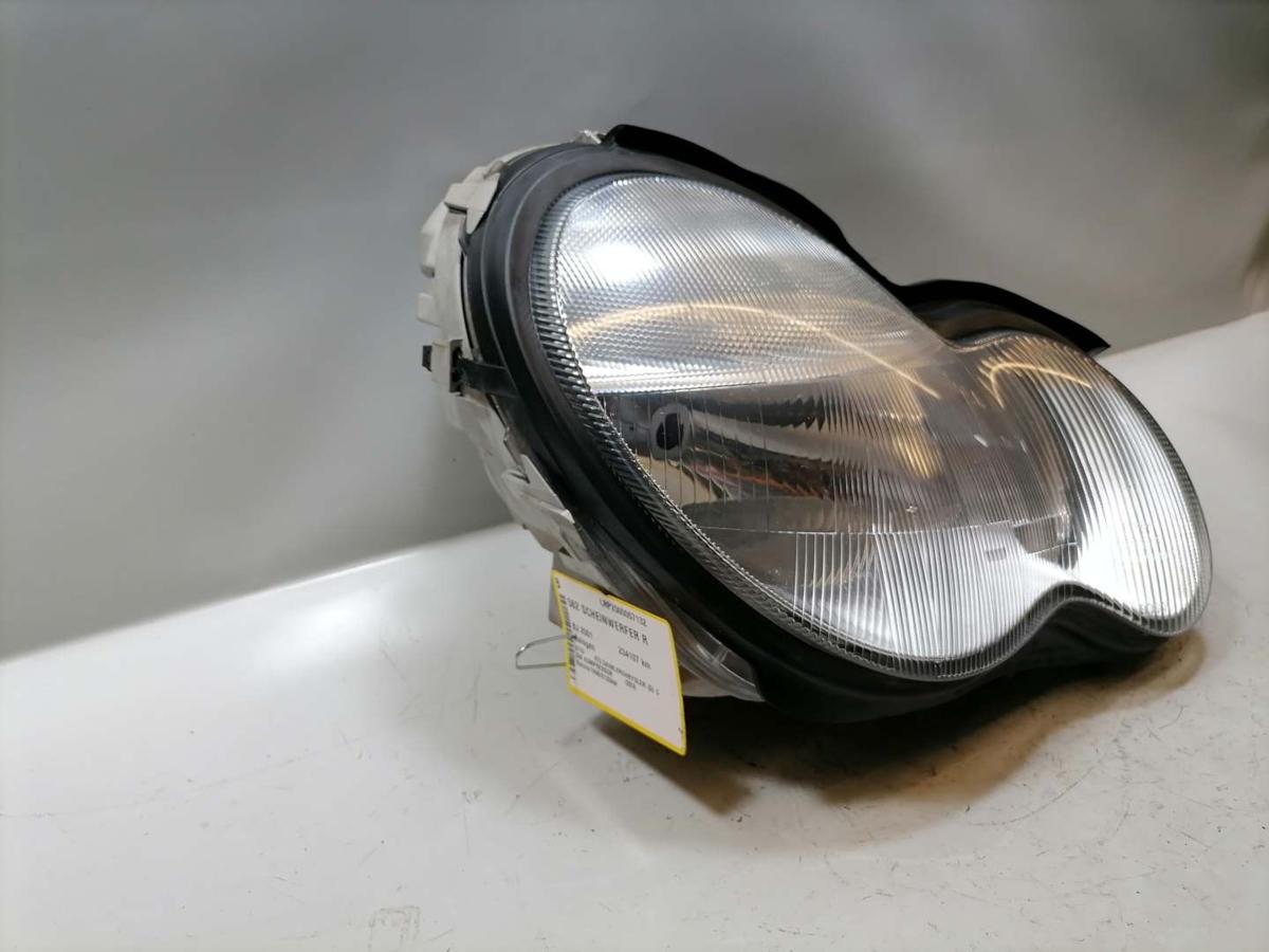 Mercedes C Klasse W203 original Scheinwerfer vorn rechts Halogen Bj.2001